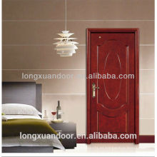 Interior de la puerta del apartamento Classic Wooden Doors Design